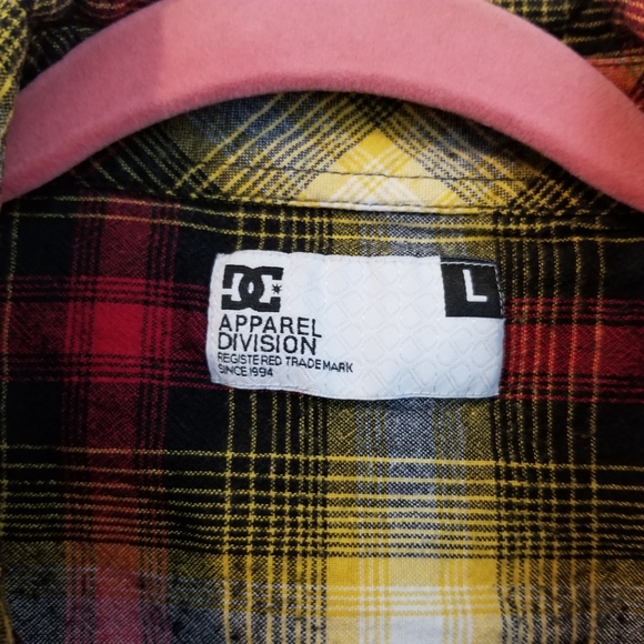 DC red and yellow button up longsleeve - Picture 8 of 8